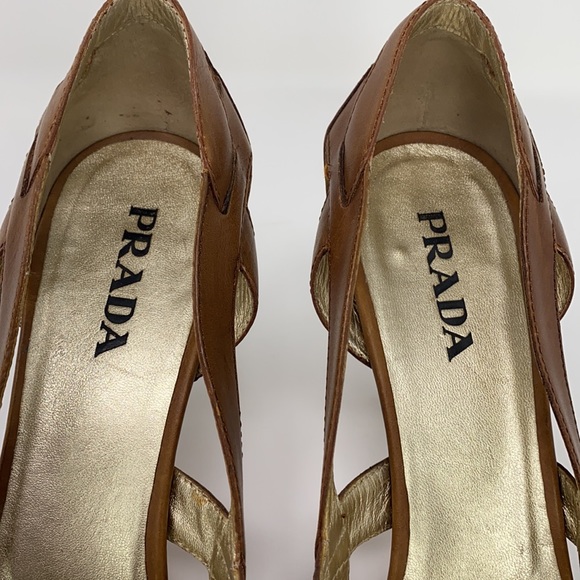 Prada pumps wooden heel in camel - Picture 6 of 8